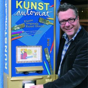 Kunstautomat Kunst zum Ziehen Ueberraschung Ueberraschungsfach Life is like a bis box of chocolate you never know what you get Schoenen Atelier und Schauraum